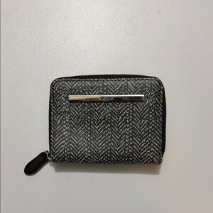 Tumi Black and Gray Patterned Wallet